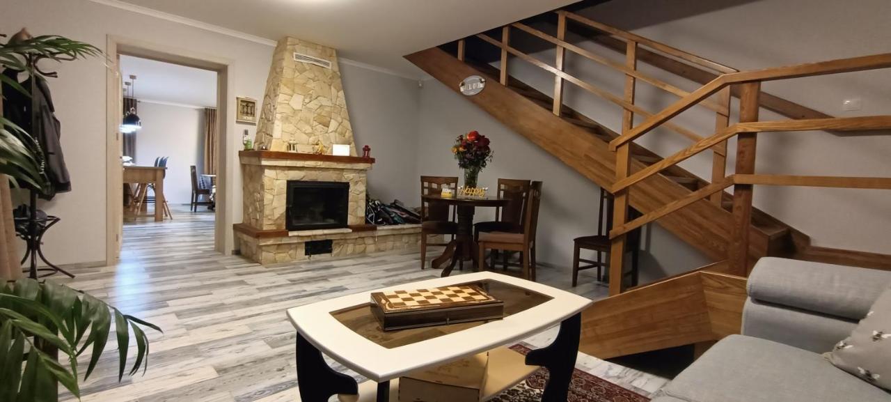 Conacul Mierii Villa Straseni Luaran gambar